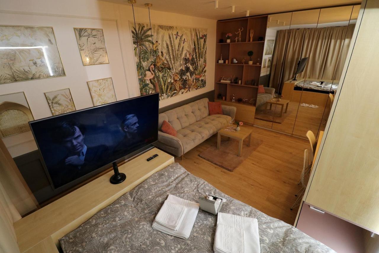 Deluxe Studio Old Center Panoramic View Terrace Apartment Bukares Bagian luar foto